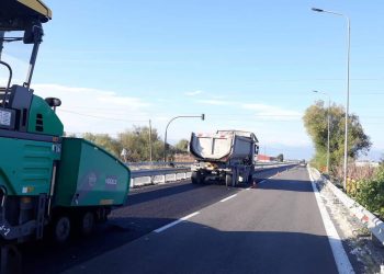 Νέα ασφαλτόστρωση στο δρόμο Καρδίτσα – Λάρισα