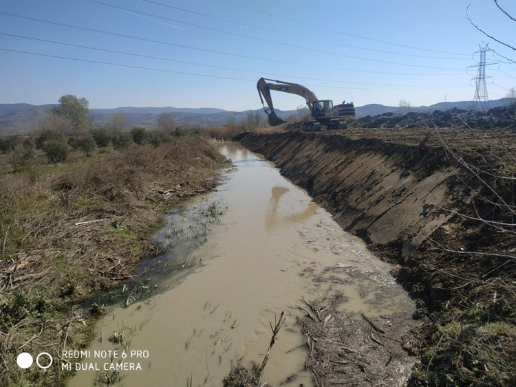 Σε πλήρη εξέλιξη τα αντιπλημμυρικά έργα της Περιφέρειας σε ρέματα και ποτάμια των Δήμων Φαρκαδόνας, Τρικκαίων και Μετεώρων