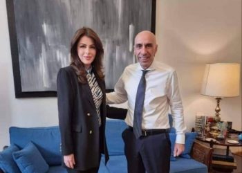 Το κατώφλι του Μαξίμου πέρασε η Παπακώστα… Συνάντηση με τον Μπρατάκο