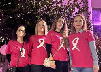 Στα ροζ για καλό σκοπό η… Ειρήνη