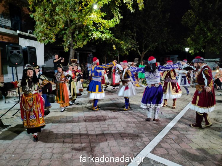 Προσέλκυσε το ενδιαφέρον του κόσμου η γιορτή ανταλλαγής παραδοσιακών σπόρων στην Κρήνη