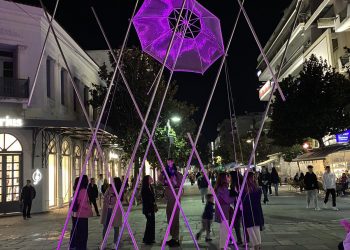 Στα ροζ η Ομπρέλα Ζογγολόπουλου στα Τρίκαλα, για την πρόληψη καρκίνου του μαστού