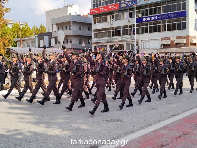 ΤΡΙΚΑΛΑ | Με καμάρι και υπερηφάνεια η παρέλαση  για την Εθνική Επέτειο της 28ης Οκτωβρίου 1940