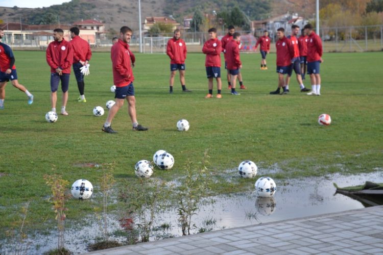 Κάτω από δυνατή βροχή ξεκίνησε η προετοιμασία του ΑΟΤ