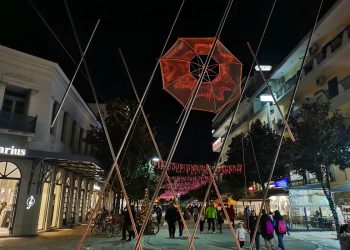 Πορτοκαλί μήνυμα από την “Ομπρέλα” του Ζογγολόπουλου ενάντια στη βία κατά γυναικών