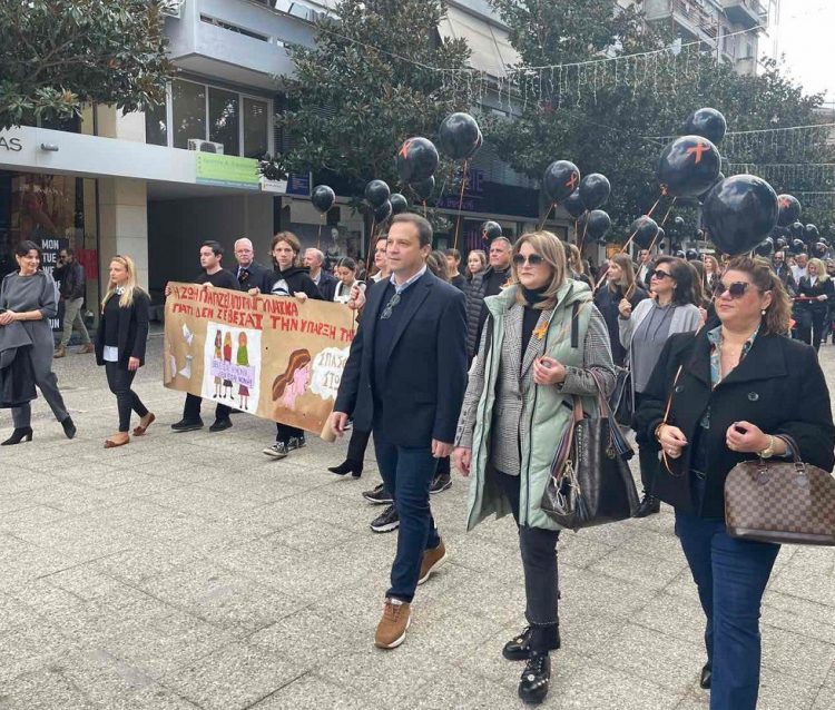 Ο Λιούτας βγαίνει μπροστά σε όλα