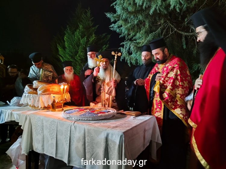Απόρρητο: Εκατοντάδες πιστών τίμησαν τους Αρχαγγέλους στους Ταξιάρχες