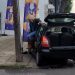 Λάρισα: Σταμάτησε το αμάξι της στη μέση του δρόμου, άρχισε να χορεύει και να πετάει καρέκλες