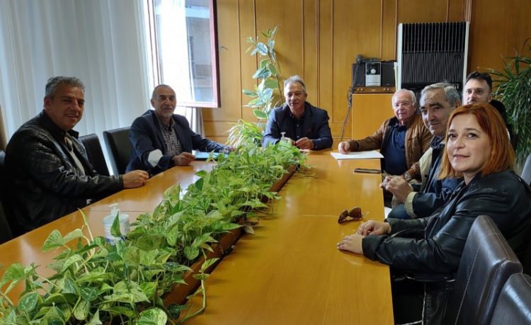 Σκλαβώνει η προθυμία του Μιχαλάκη