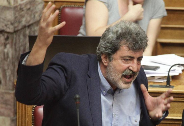 Καταγγελία Πολάκη για… «γαλάζια ακρίδα»