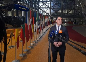 Κ. Σκρέκας: Δεν μπορούμε να μείνουμε με σταυρωμένα τα χέρια