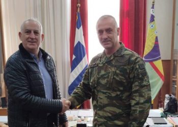Επίσκεψη του διευθυντή Π.Ε. Τρικάλων στον Ταξίαρχο της ΣΜΥ