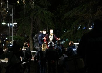 Λάρισα: Απειλούσε να αυτοπυρποληθεί στην Κεντρική Πλατεία…
