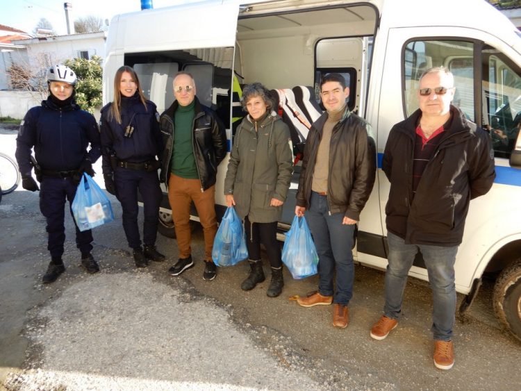 Εθελοντική συγκέντρωση ειδών από το ένστολο και πολιτικό προσωπικό