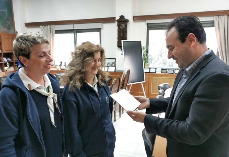 Γιορτινό δώρο στον Παπαστεργίου
