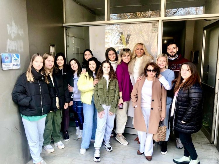 Η Χαρά στις πράξεις… άλλοι μόνο στα λόγια…!!