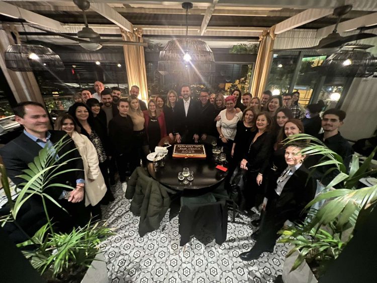 Σε εορταστικό κλίμα η κοπή  πίτας των καταστημάτων ΚΑΡΑΚΙΚΕΣ