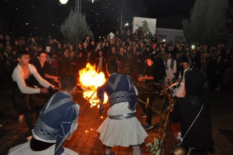 Αναβιώνει και φέτος στο Ζάρκο το «Καβούκι»… ένα από τα αρχαιότερα και πιο εντυπωσιακά έθιμα της Ελλάδος!