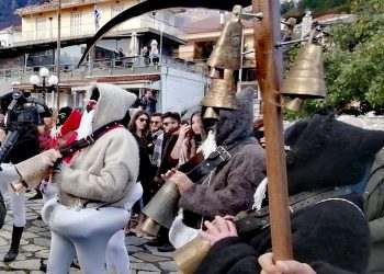 Νέα χρονιά με το έθιμο των Καρκατζάλων