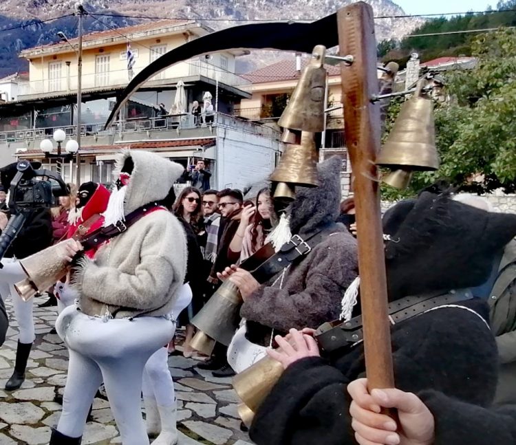 Νέα χρονιά με το έθιμο των Καρκατζάλων
