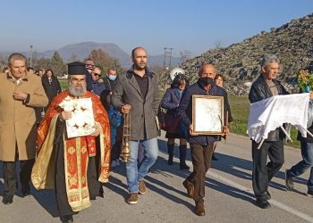 Ο Αγιασμός των Υδάτων του ποταμού Ενιπέα στο Κεραμίδι