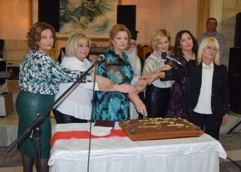 Κέφι και χορός στην κοπή της πίτας του Συλλόγου Γυναικών Φαρκαδόνας