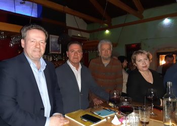 Ο Τσιάκαλος στην κοπή της πίτας του Συλλόγου Φίλων Σιδηροδρόμου με πολλές ευχές και χαμόγελα