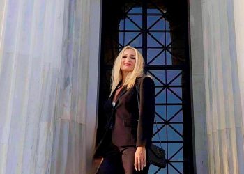 Η Χαρά Ξάνθη τα είπε έξω από τα δόντια: «Έχουμε μάθει να αρεσκόμαστε σε παραμύθια»