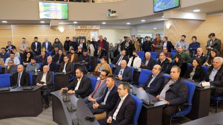 Δωρεάν ρεύμα σε χιλιάδες αγρότες με φωτοβολταϊκό πάρκο σε αρδευτικά κανάλια