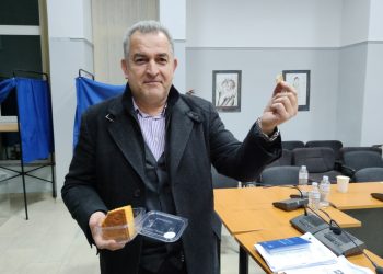 Το Δημοτικό Συμβούλιο Φαρκαδόνας έκοψε την πρωτοχρονιάτικη πίτα