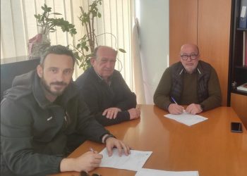Υπογραφή σύμβασης έργου από τον Δήμαρχο Φαρκαδόνας «Αναβάθμιση κοινοχρήστων χώρων Τ.Κ. Ταξιαρχών»