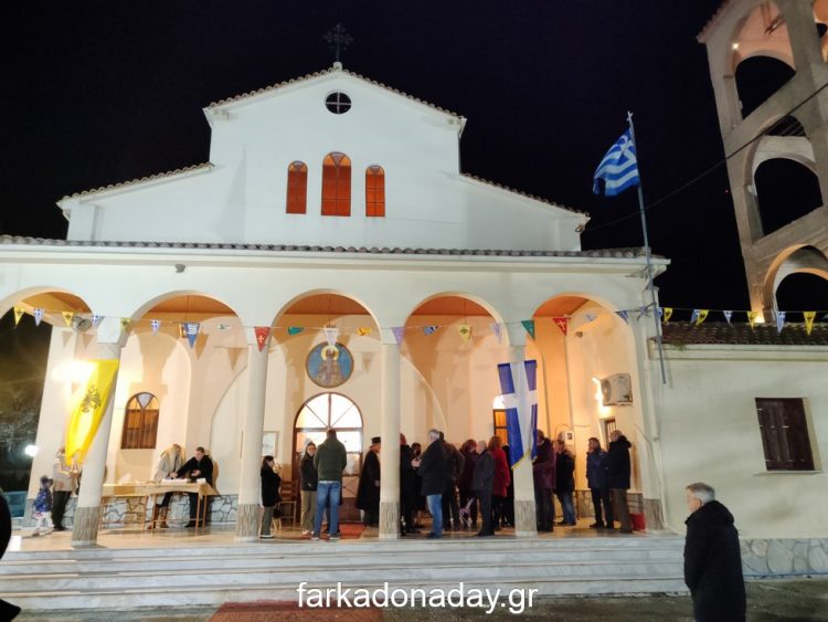 Πλήθος πιστών στον Εσπερινό του Αγίου Χαραλάμπους στο Κεραμίδι