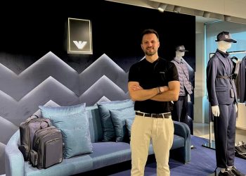 Στο Μιλάνο για τη νέα συλλογή της ARMANI ο Λεωνίδας Καρακικές