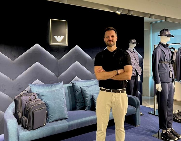 Στο Μιλάνο για τη νέα συλλογή της ARMANI ο Λεωνίδας Καρακικές