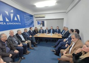 Συνάντηση «γαλάζιων» στελεχών με Μπρατάκο στο στρατηγείο της ΔΕΕΠ Τρικάλων