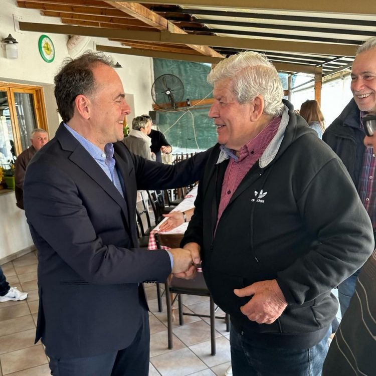 Μια γροθιά, έτοιμοι για τη διεκδίκηση της έδρας….