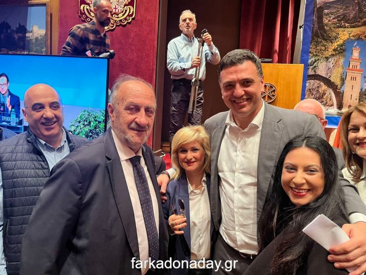 Εντυπωσιακή προσέλευση κόσμου στην εκδήλωση του Μικέλη Χατζηγάκη
