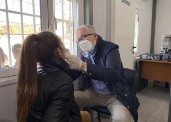 Οδοντιατρικός έλεγχος στους τρικαλινούς Ρομά