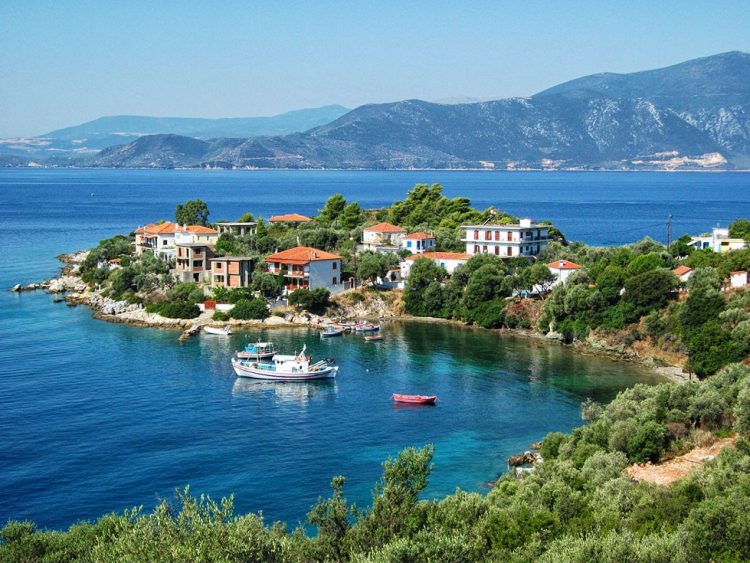 Σαλπάρει ξανά ο Άγιος Νικόλαος…. Ξεκινούν τα δρομολόγια για Τρίκερι