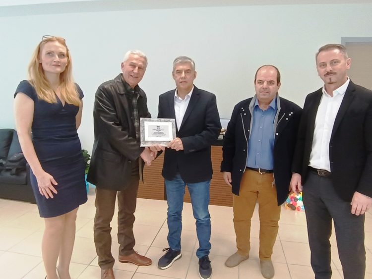 Βράβευσε τον Κ. Αγοραστό για τη διαχρονική προσφορά του στην ποδηλασία η Ελληνική Ομοσπονδία Ποδηλασίας
