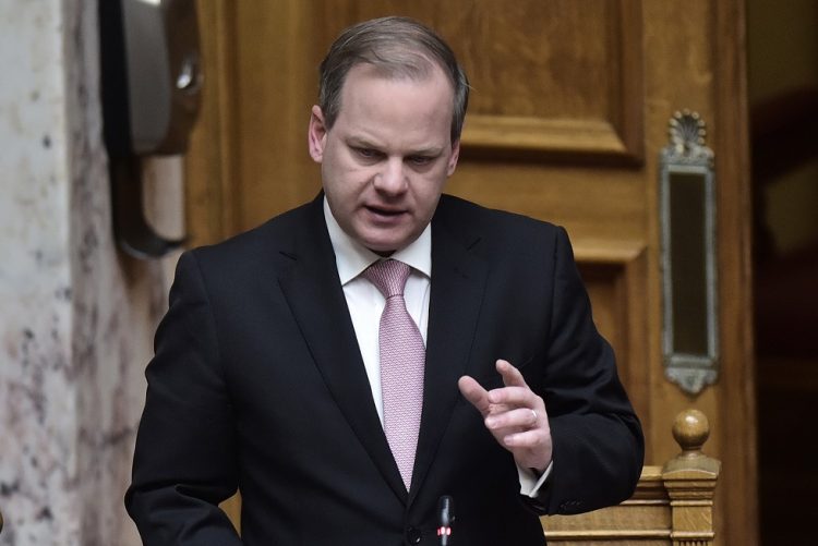 Παραιτήθηκε ο Κώστας Αχ. Καραμανλής: «Ως ελάχιστη ένδειξη σεβασμού στη μνήμη των θυμάτων»