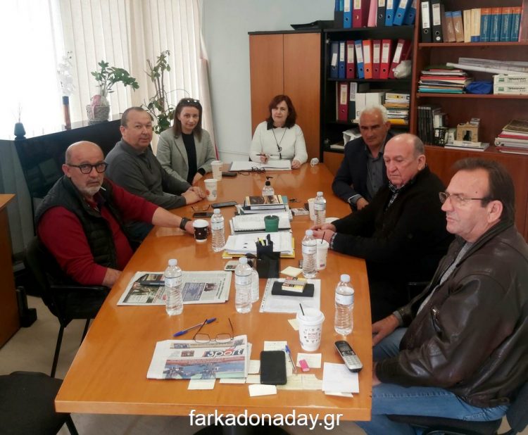 Δίνοντας «ψίχουλα» ο Δήμος Φαρκαδόνας  στις αναθέσεις μελετών παίρνει  εκατομμύρια