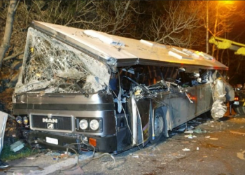 Τέμπη: Η φονική σύγκρουση τρένων ξύπνησε μνήμες – Τα δυστυχήματα του 1999 και του 2003