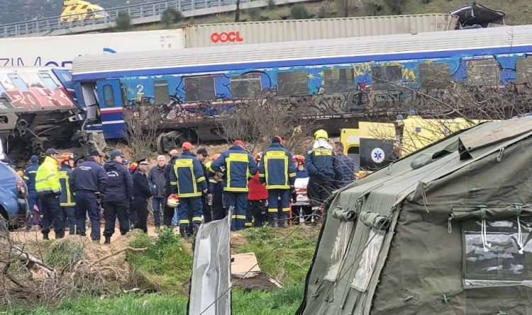 90χρονος υπέβαλε μήνυση γιατί ο στρατός και η πολιτική προστασία του… “πάτησαν” το χωράφι στην τραγωδία των Τεμπών!