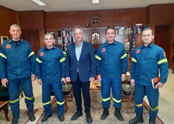 Eνεργά στο πλευρό του πυροσβεστικού σώματος o Μιχαλάκης