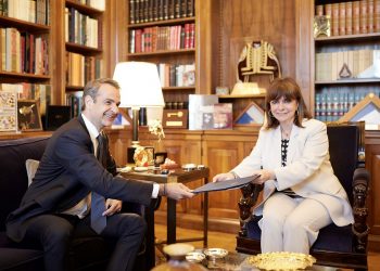 Μητσοτάκης σε Σακελλαροπούλου: Να πάμε σε εκλογές με γόνιμη αντιπαράθεση, μακριά από την τοξικότητα