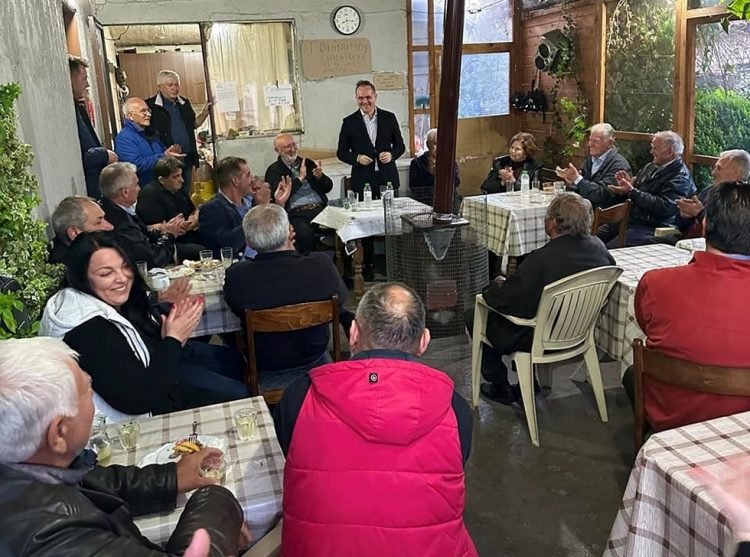 Το ΠΑΣΟΚ επιστρέφει, το ΠΑΣΟΚ είναι πάλι εδώ!