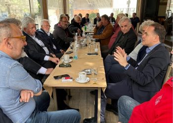 «Μαγνήτης»  ο Οικονόμου