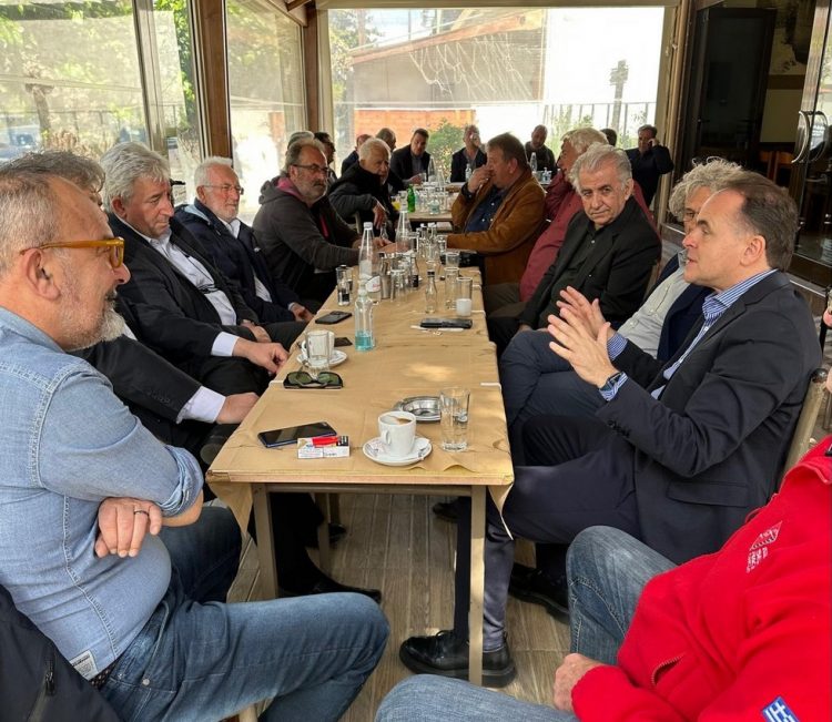 «Μαγνήτης»  ο Οικονόμου