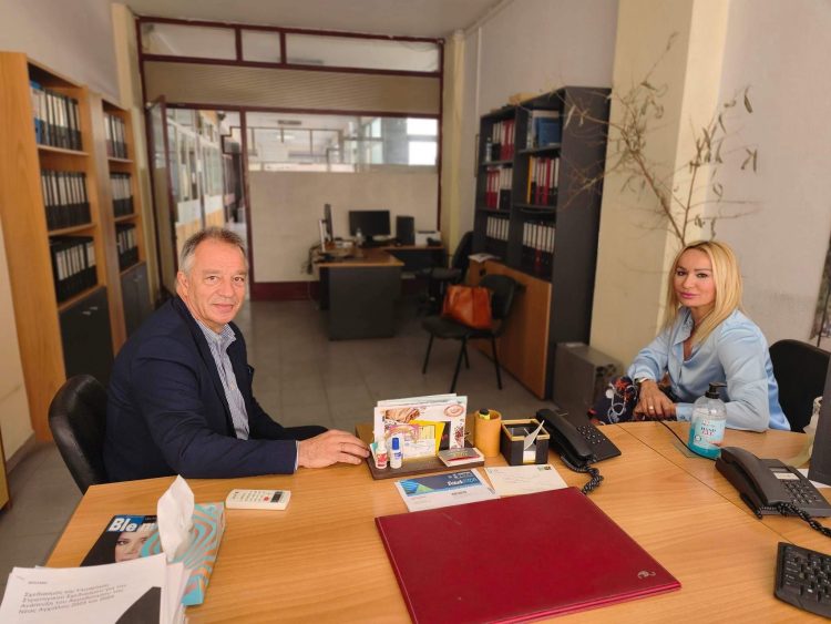 Χαμόγελα και ευχές για καλή επιτυχία